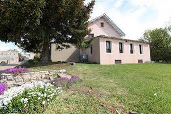 Hotel Du Mont Servy Sainte-Enimie Bagian luar foto